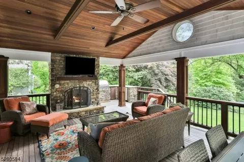 26 Crest Dr, Bernards, NJ 07920