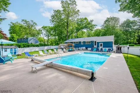 130 Doty Rd, Wanaque Boro, NJ 07420 photo 2