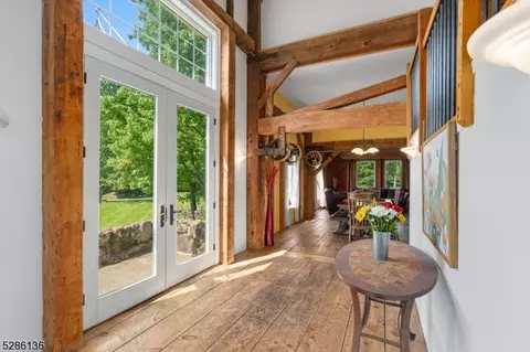 14 Gearys Ridge Rd, Raritan Twp, NJ 08551