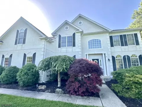200 Garrison Ct, Bethlehem Twp, NJ 08802