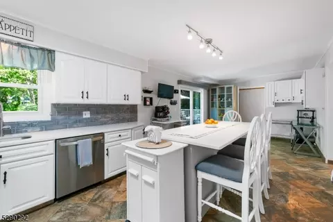307 Daniel St, Dover, NJ 07801 photo 4
