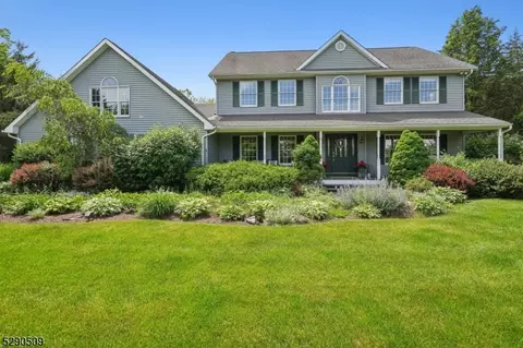 24 Westview Dr, Blairstown, NJ 07825