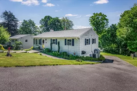 24 Mountain Heights Dr, Sparta, NJ 07871