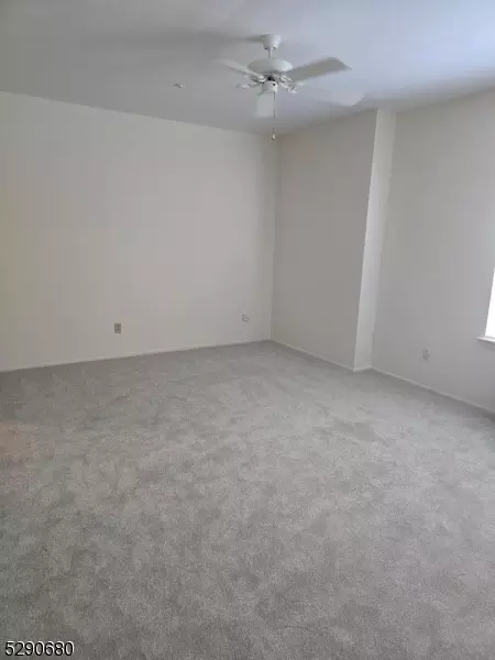 6111 Richmond Rd #111, West Milford, NJ 07480