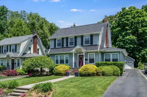 19 Abbington Ter, Glen Rock, NJ 07452