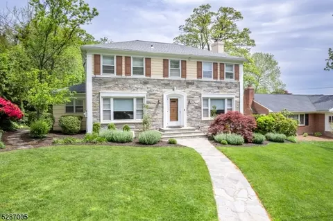 5 Lewis Dr, Maplewood, NJ 07040