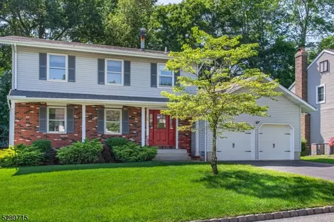 48 Agawam Dr, Wayne, NJ 07470