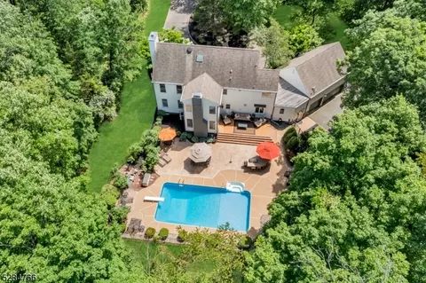 4 Lord Stirling Rd, Bernards, NJ 07920