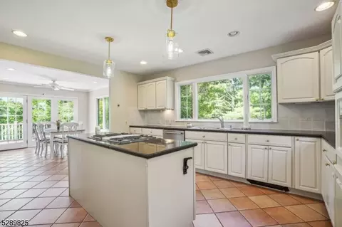 1577 Long Hill Rd, Long Hill, NJ 07946