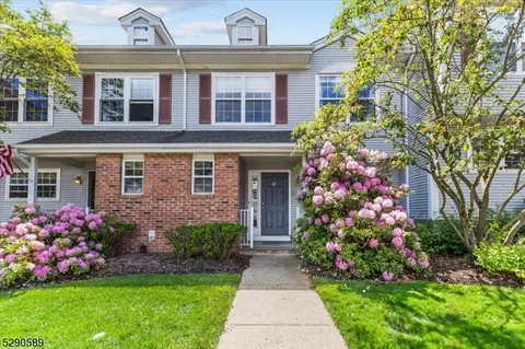 47 Hickory Way, Mount Arlington, NJ 07856