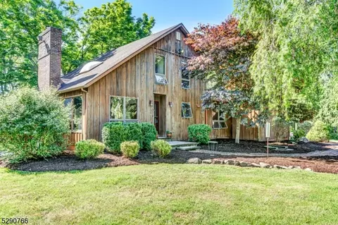 40 Sweet Hollow Rd, Milford, NJ 08848