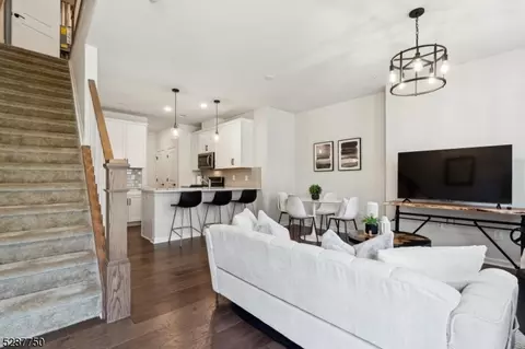 4 Sadie Cir UNIT 4104, Union, NJ 07083
