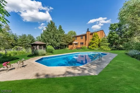 797 Amsterdam Rd, Bridgewater, NJ 08807
