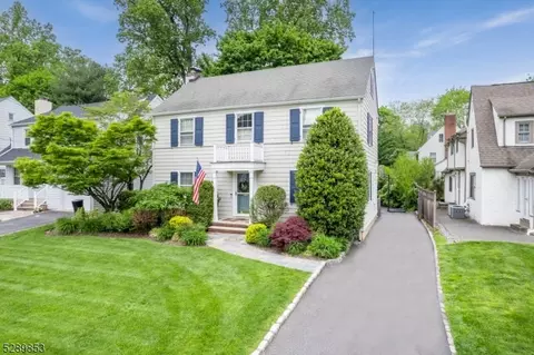 59 Elmwood Pl, Millburn Twp, NJ 07078