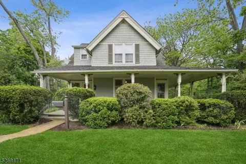 352 Chestnut St, Long Hill, NJ 07980