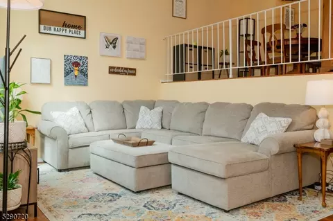 11189 Dell Pl #189, Stanhope, NJ 07874