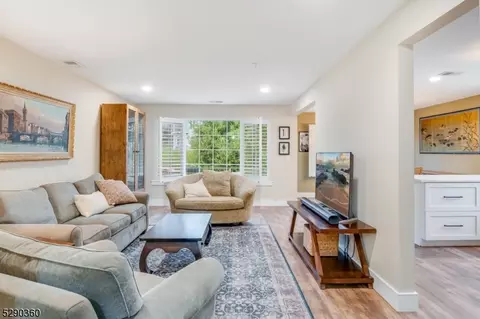 232 Riveredge Dr, Chatham Twp, NJ 07928