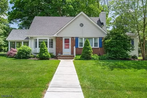 15 Gervic St, Mount Olive, NJ 07836
