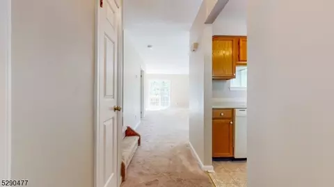 1108 Wetherburn Ct, Flemington, NJ 08822 photo 2