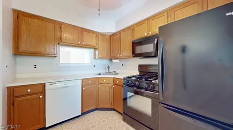 1108 Wetherburn Ct, Flemington, NJ 08822 photo 5