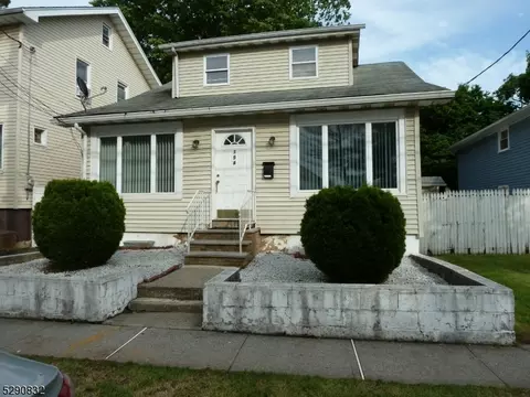 154 40th St, Irvington, NJ 07111