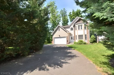 2925 N Wood Ave, Linden, NJ 07036