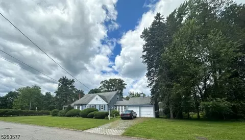 2 Shadylawn Dr, Madison, NJ 07940