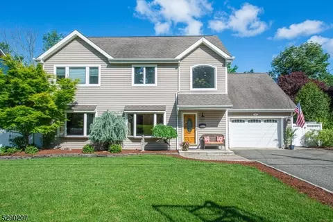 48 Christopher St, Dover, NJ 07801