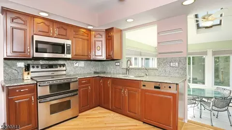 6 Furman Dr, Wayne, NJ 07470 photo 12