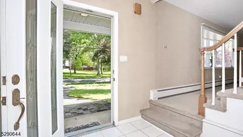 6 Furman Dr, Wayne, NJ 07470 photo 3