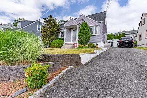 537 Terrace Ave, Hasbrouck Heights, NJ 07604