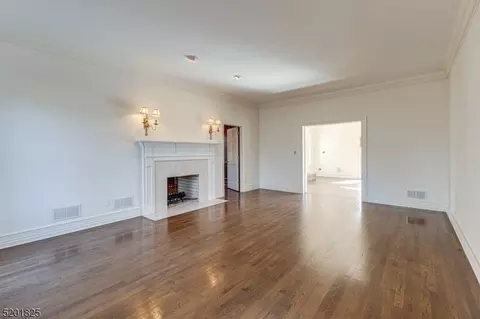 22 Sutton Dr, Berkeley Heights, NJ 07922 photo 4