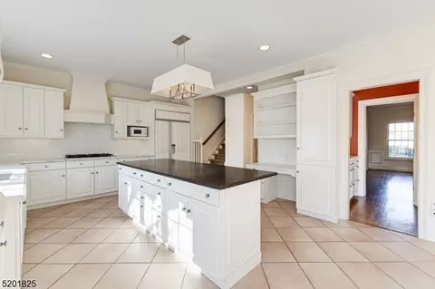 22 Sutton Dr, Berkeley Heights, NJ 07922 photo 9
