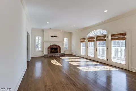 22 Sutton Dr, Berkeley Heights, NJ 07922 photo 18