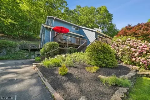 14 Lynn Dr, Byram Twp, NJ 07821