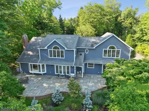 24 Inverness Ct, Millburn Twp, NJ 07078