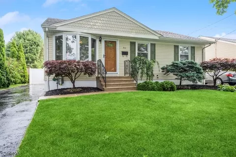 711 Hemlock St, Rahway, NJ 07065