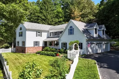 140 Lakeview Ave, Ringwood, NJ 07456