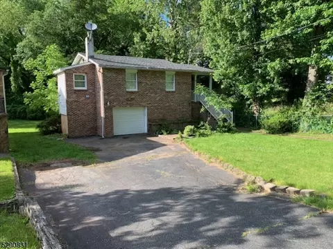82 North Rd, Wayne, NJ 07470