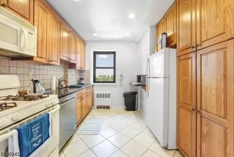 208 Anderson St #N6D, Hackensack, NJ 07601 photo 10