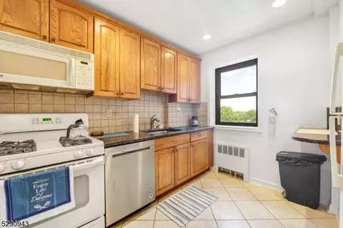 208 Anderson St #N6D, Hackensack, NJ 07601 photo 9