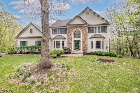 6 Glenview Ln, Sussex, NJ 07461
