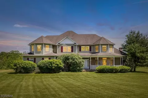 352 Mechlin Corner Rd, Alexandria, NJ 08867