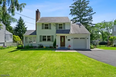 26 Sylvan Dr, Morris Plains, NJ 07950