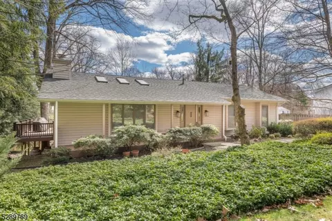 22 Foremost Mountain Rd, Montville Twp, NJ 07082