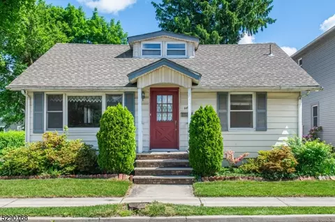 8 2nd St, Wanaque, NJ 07465