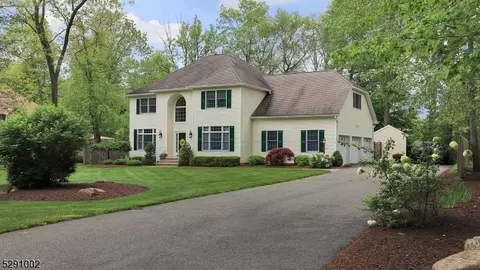 6 Dalland Rd, Roxbury Twp, NJ 07876