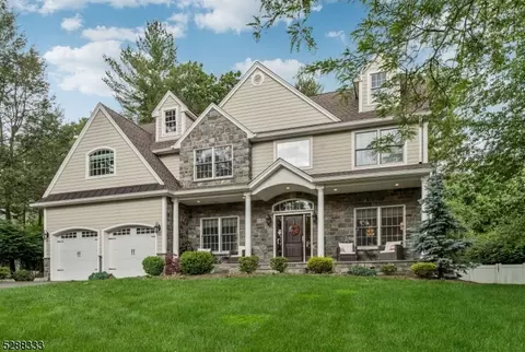 16 Heights Rd, Allendale, NJ 07401