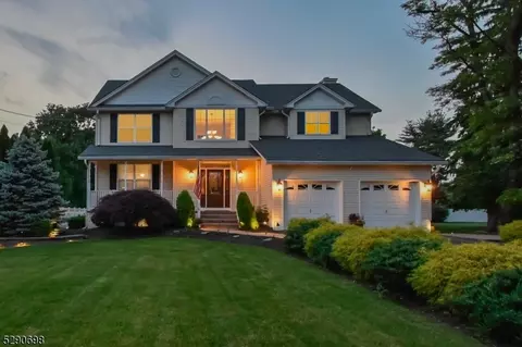 81 Hollywood Ave, Fairfield, NJ 07004