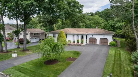 40 Douglas Dr, Montville Twp, NJ 07082